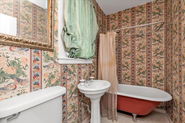Bathroom, Free Standing Baths, Interior