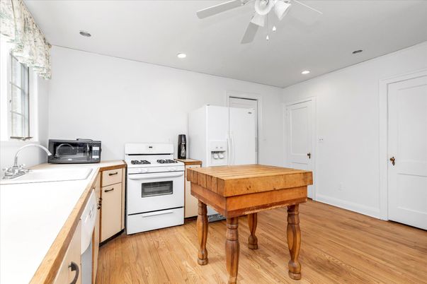 Interior, Kitchen, Recessed Lighting, Wood Texture Flooring