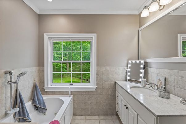Bathroom, Interior, Recessed Lighting