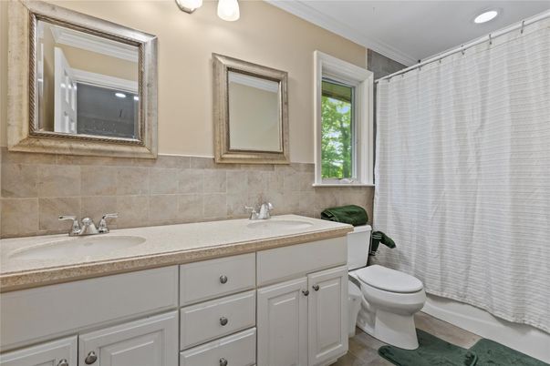 Bathroom, Interior, Recessed Lighting