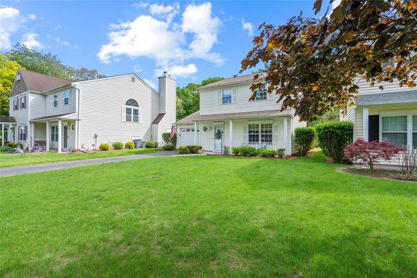 Backyard, Exterior, Facade, Split Level