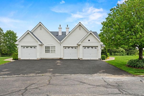 Attached, Exterior, Facade, Farmhouse