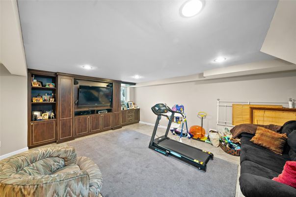 Fitness Equipment, Interior, Living room, Recessed Lighting