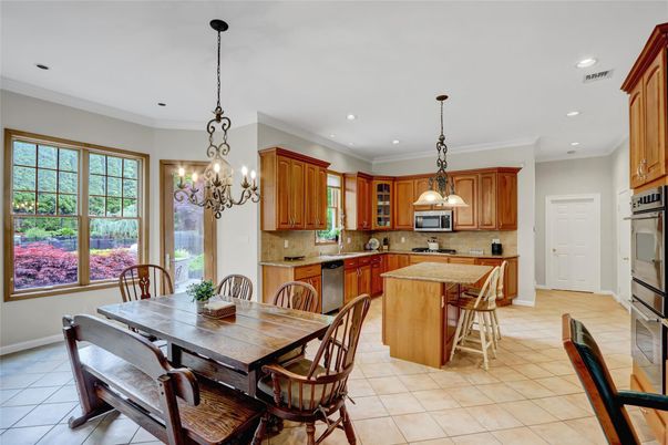 Chandelier, Dining room, Interior, Kitchen, Pendant Lights, Recessed Lighting, Stainless Steel Appliances