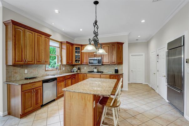 Interior, Kitchen, Pendant Lights, Recessed Lighting, Stainless Steel Appliances