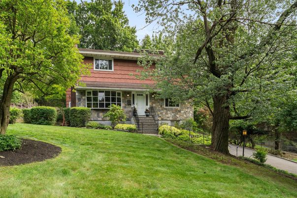 Backyard, Exterior, Facade, American Foursquare