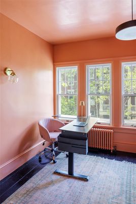 Home Office, Interior