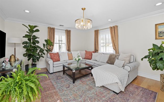 Chandelier, Interior, Living room, Recessed Lighting, Wood Texture Flooring