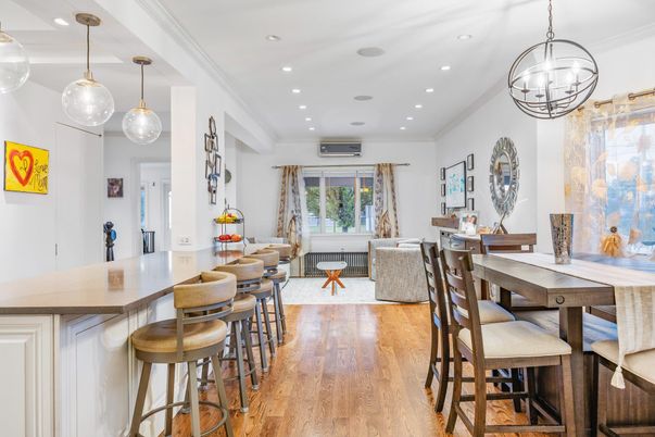 Dining room, Interior, Living room, Pendant Lights, Recessed Lighting, Wood Texture Flooring