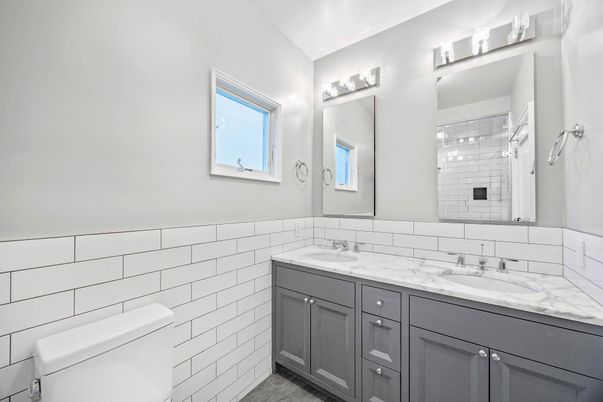 Bathroom, Dual Sink Vanities, Interior