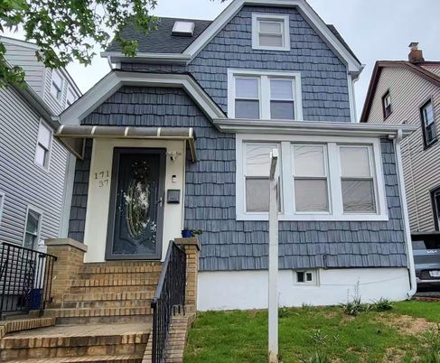 Exterior, Facade, Queen Anne Victorian