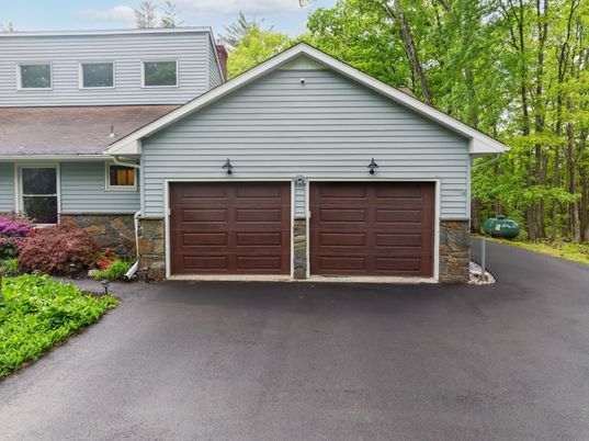 Detached Garage, Exterior
