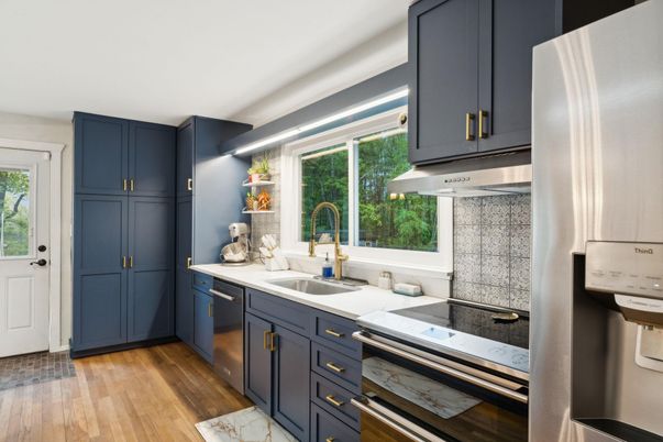 Interior, Kitchen, Stainless Steel Appliances, Wood Texture Flooring