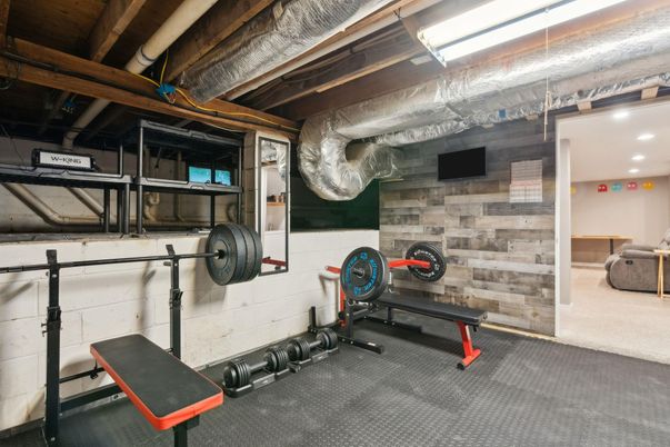Fitness Equipment, Interior, Recessed Lighting, Wooden Beams