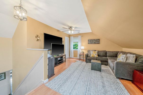 Interior, Living room, Pendant Lights, Wood Texture Flooring