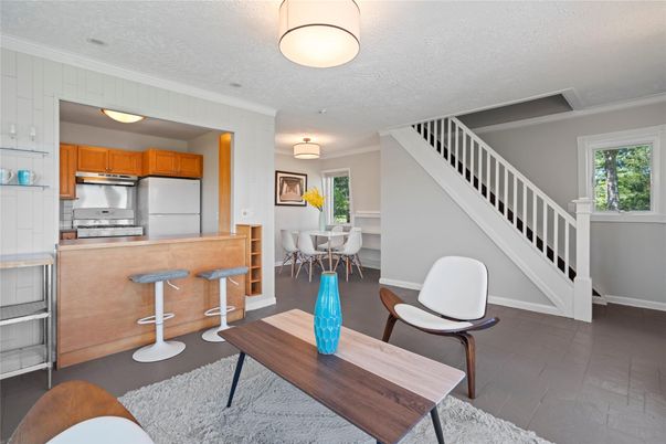 Dining room, Interior, Kitchen, Stainless Steel Appliances