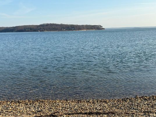 Exterior, Lake