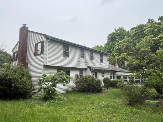 Backyard, Exterior, Facade, American Foursquare