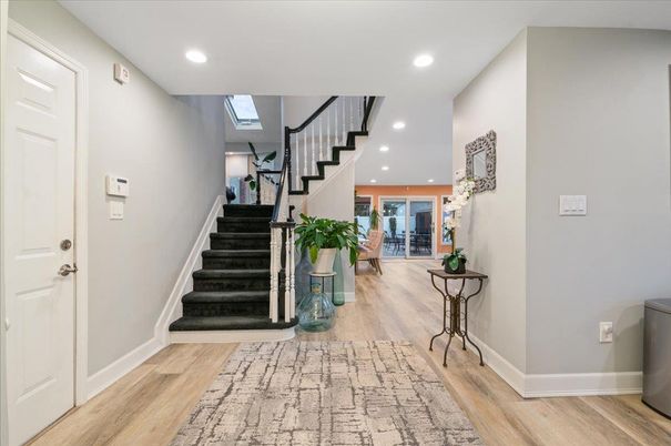 Interior, Recessed Lighting, Wood Texture Flooring