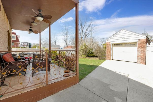 Detached Garage, Exterior