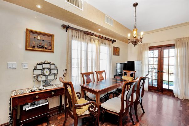 Chandelier, Dining room, Interior, Recessed Lighting