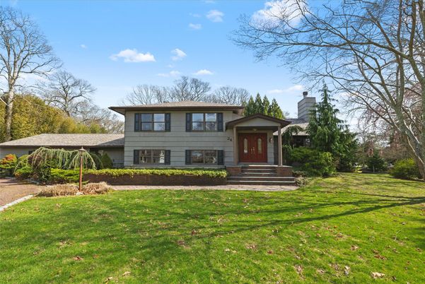 Backyard, Exterior, Facade, Split Level