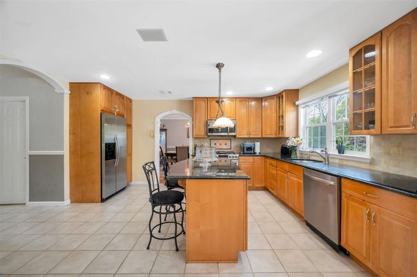 Interior, Kitchen, Pendant Lights, Recessed Lighting, Stainless Steel Appliances