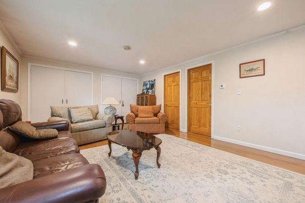 Interior, Living room, Recessed Lighting, Wood Texture Flooring
