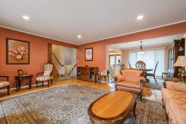 Dining room, Interior, Living room, Pendant Lights, Recessed Lighting, Wood Texture Flooring