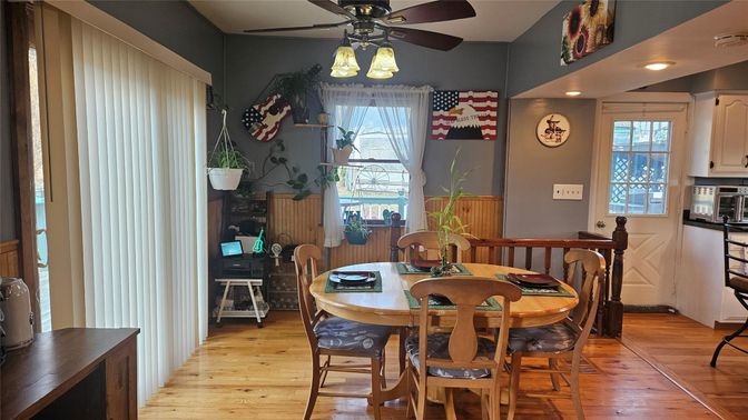 Dining room, Interior, Recessed Lighting, Wood Texture Flooring