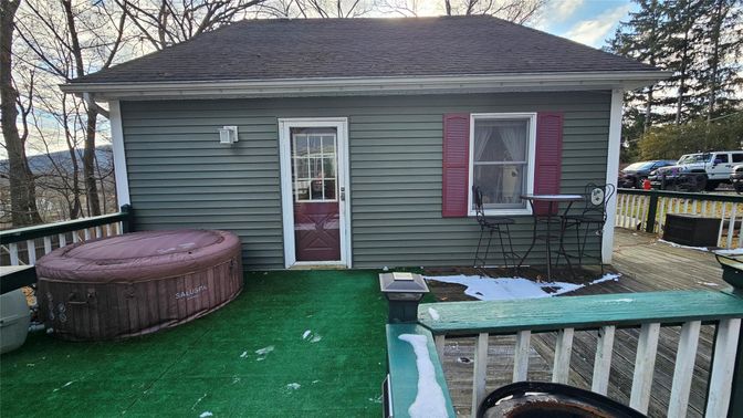Exterior, Hot Tub