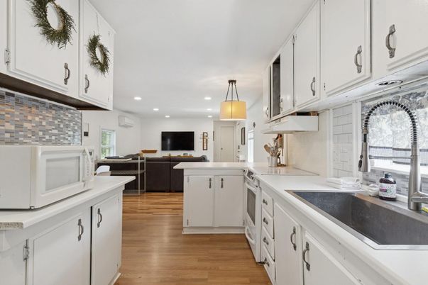 Interior, Kitchen, Living room, Pendant Lights, Recessed Lighting, Wood Texture Flooring