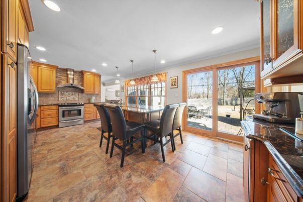 Dining room, Interior, Kitchen, Pendant Lights, Recessed Lighting, Stainless Steel Appliances
