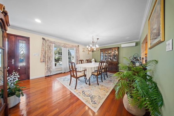 Chandelier, Dining room, Interior, Recessed Lighting, Wood Texture Flooring