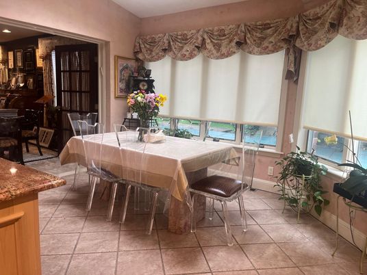 Dining room, Interior