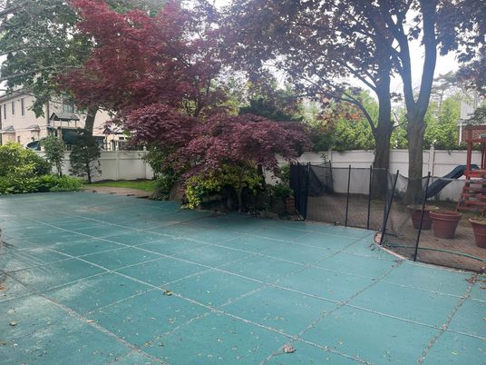 Exterior, Tennis Courts