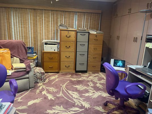 Home Office, Interior
