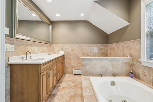 Bathroom, Dual Sink Vanities, Interior, Recessed Lighting