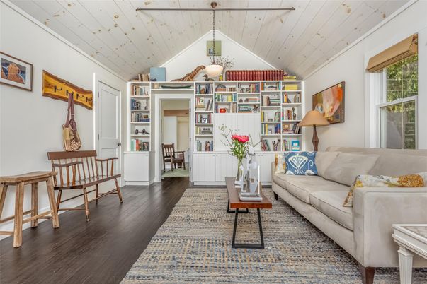 Interior, Living room, Pendant Lights, Wood Texture Flooring