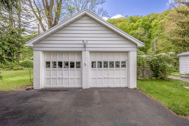 Detached Garage, Exterior