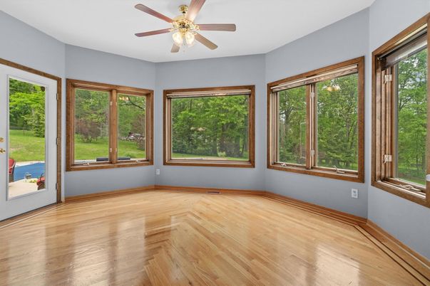 Empty room, Interior, Sun Room, Wood Texture Flooring