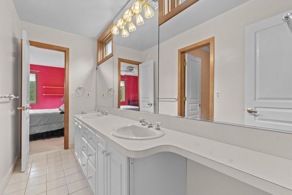 Bathroom, Bedroom, Dual Sink Vanities, Interior
