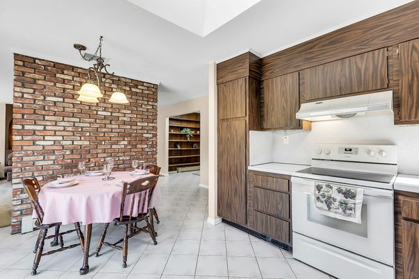 Dining room, Interior, Kitchen, Pendant Lights, Stone Walls