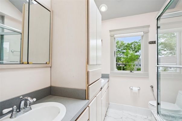 Bathroom, Interior, Marble, Recessed Lighting