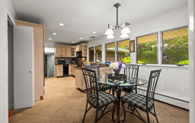 Dining room, Interior, Kitchen, Pendant Lights, Recessed Lighting, Stainless Steel Appliances