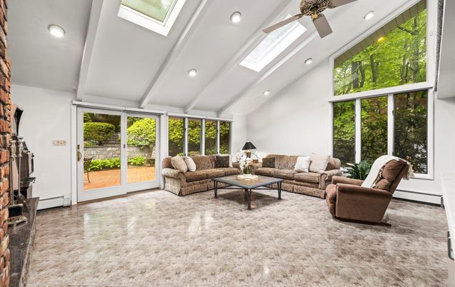Interior, Living room, Recessed Lighting, Sun Room