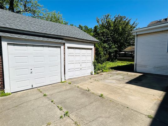 Detached Garage, Exterior