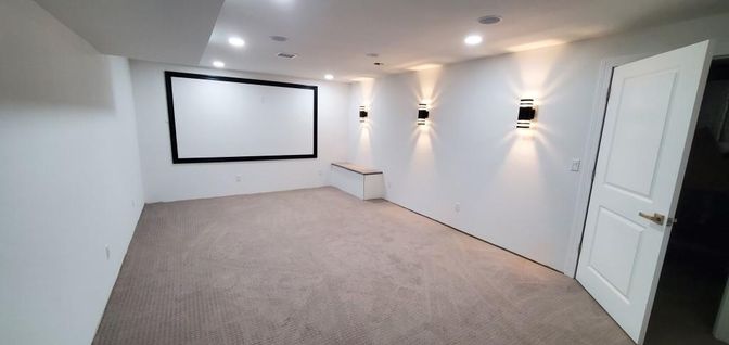 Empty room, Interior, Projection Screen, Recessed Lighting