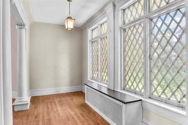 Interior, Pendant Lights, Wood Texture Flooring