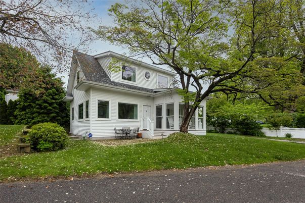 Backyard, Exterior, Facade, Queen Anne Victorian